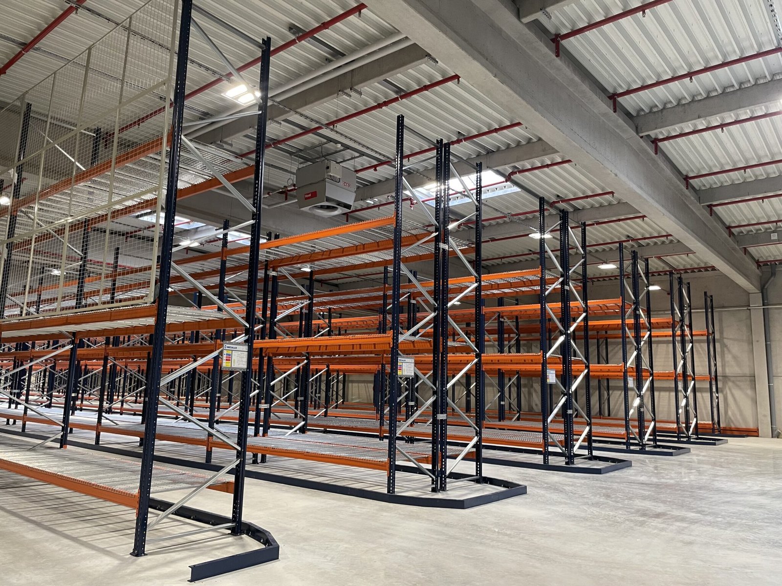Montage de racks à Orléans | Rayonnage Solutions